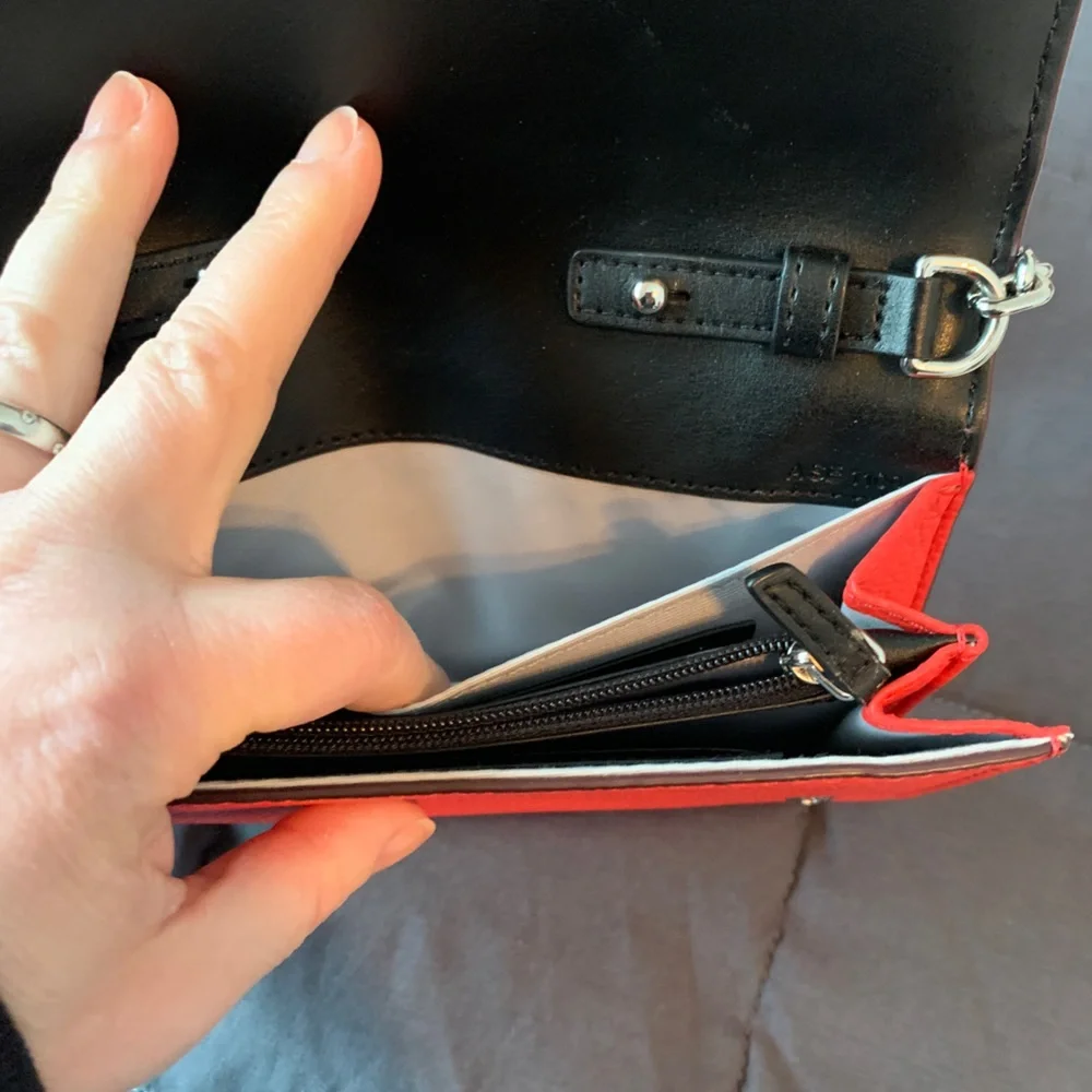 Marc Jacobs Cross Body Wallet